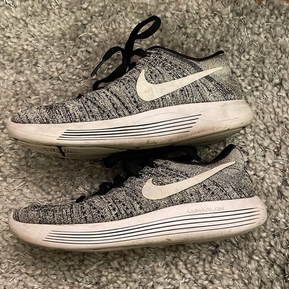 Black and white knit Nike sneakers - Picture 5 of 5